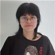 Estudiante en el grado de historia del arte, apta para todas las edades.